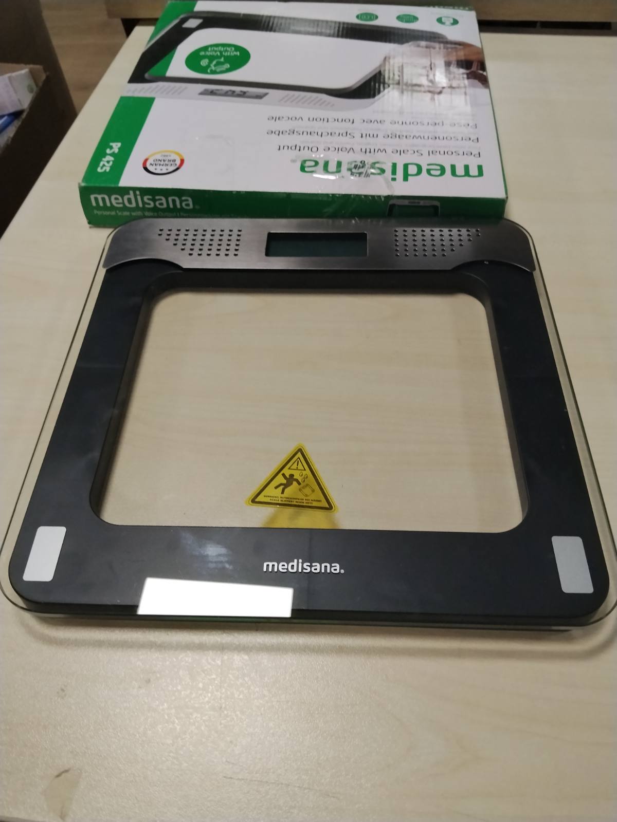 297009 - MEDISANA Peshore banjoje PS 425 me zë, peshore dixhitale prej qelqi, 4 gjuhë, fikje automatike, e zezë/gri, deri në 180 kg
