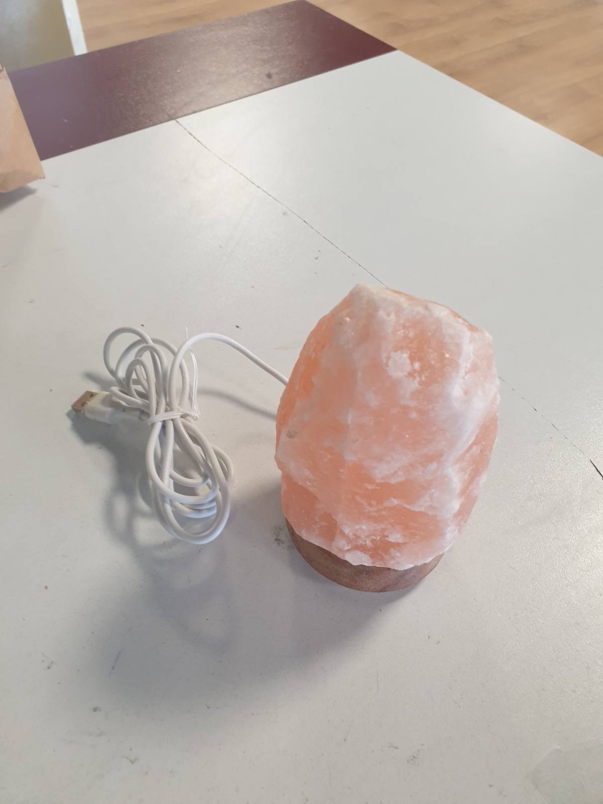 185622 - ZEN'LIGHT Llambë USB me Kripë Himalaje, Kristal Autentik Natyral i Gdhendur me Dorë, Bazë Druri, Kabllo USB, Pesha 500g
