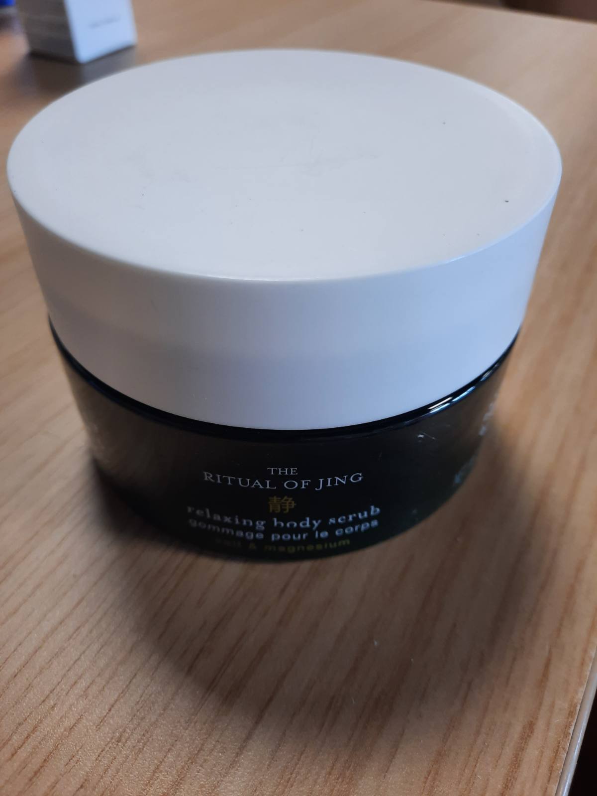303204 - RITUALS The Ritual Of Jing Skrab Relaksues për Trupin, 300 g Minze