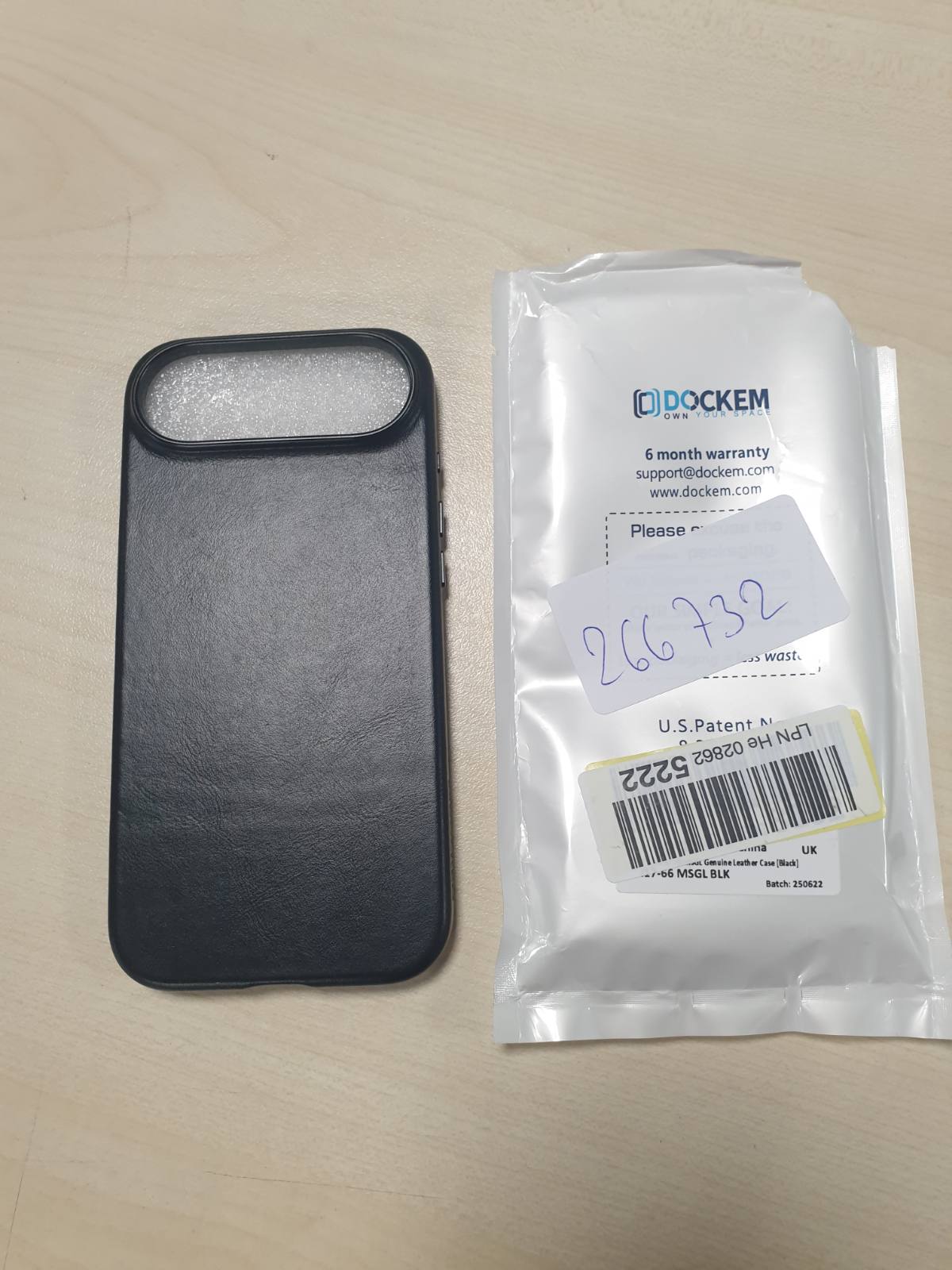 266732 - DOCKEM Mbështjellëse prej lëkure origjinale për iPhone 17 Air, e pajtueshme me MagSafe, me buton kontrolli kapacitiv të kamerës, e zezë