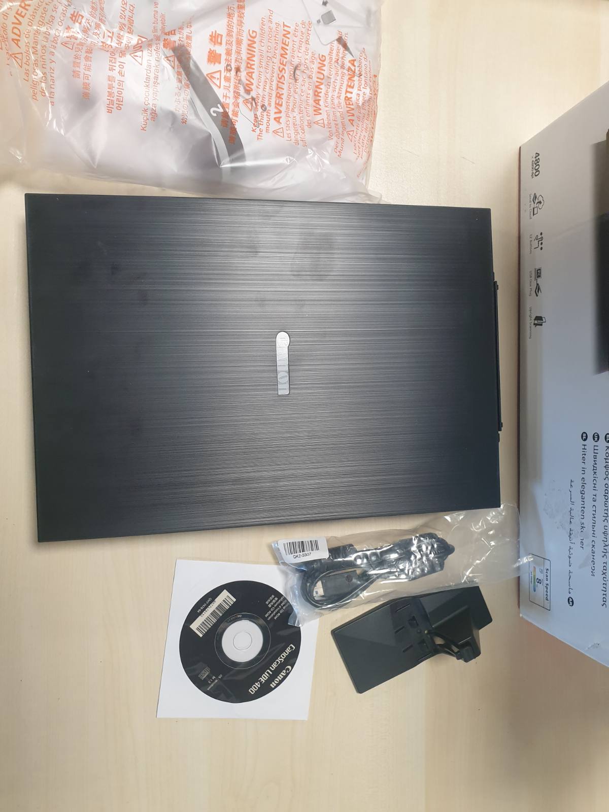 266105 - SKANER CANON LIDE 400, A4, sensor CIS, 4,800 x 4,800 DPI, energji USB, 5 butona skanimi, mbështetje për pozicionim vertikal, i zi