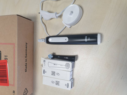 315376 - rçë dhëmbësh elektrike iO Seria 3 Plus Edition me 3 koka furçe, e zezë, e testuar mirë nga STIFTUNG WARENTEST, përfshin 3 mënyra pastrimi për kujdesin dentar