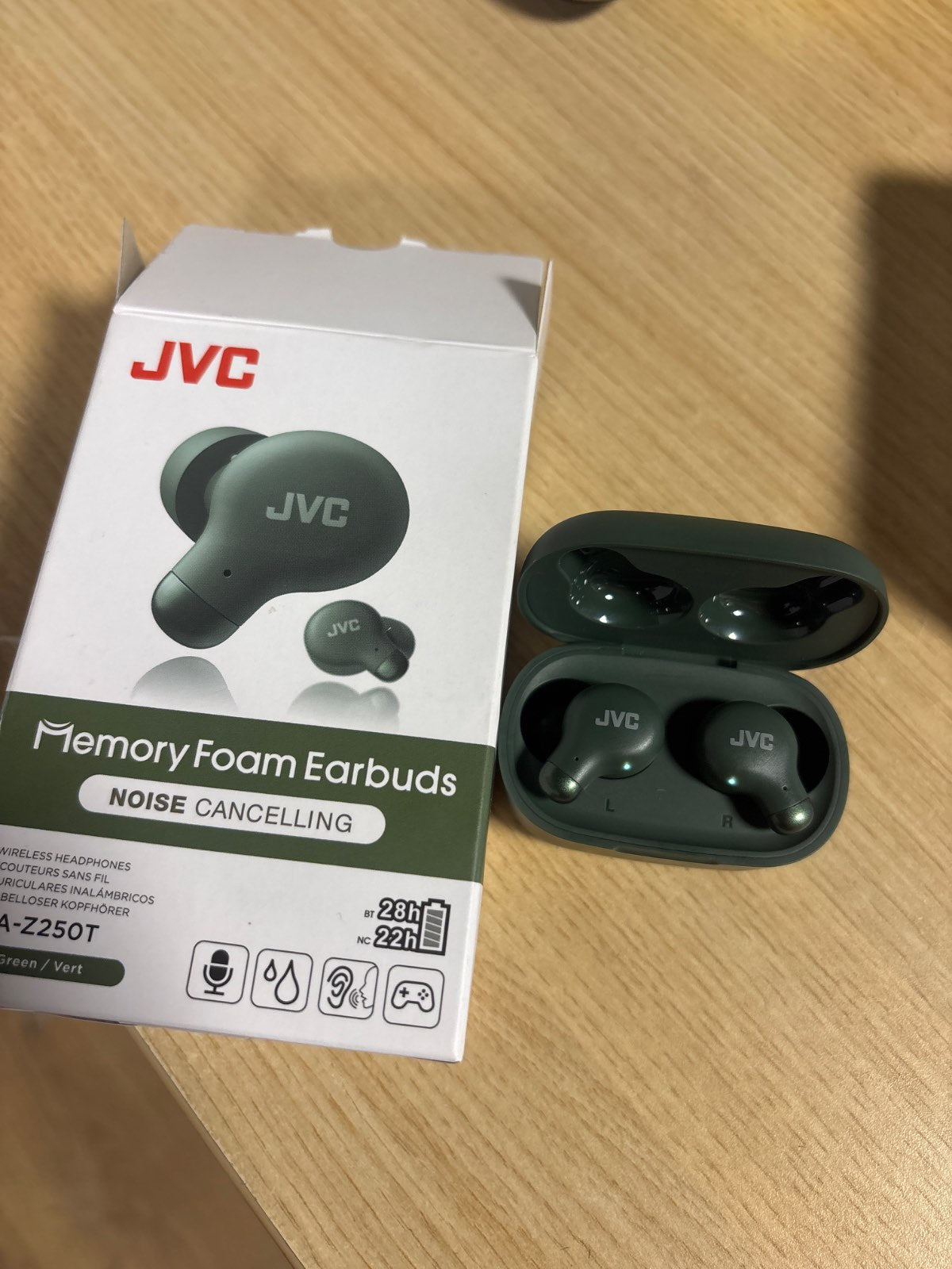 186083 - JVC HA-Z250T-B – Kufje Bluetooth pa tela me anulim zhurme, tapa me shkumë memorie për rehati më të madhe, tingull cilësor, modalitet me vonesë të ulët, deri në 28 orë bateri dhe përdorim me një vesh, ngjyrë e zezë.