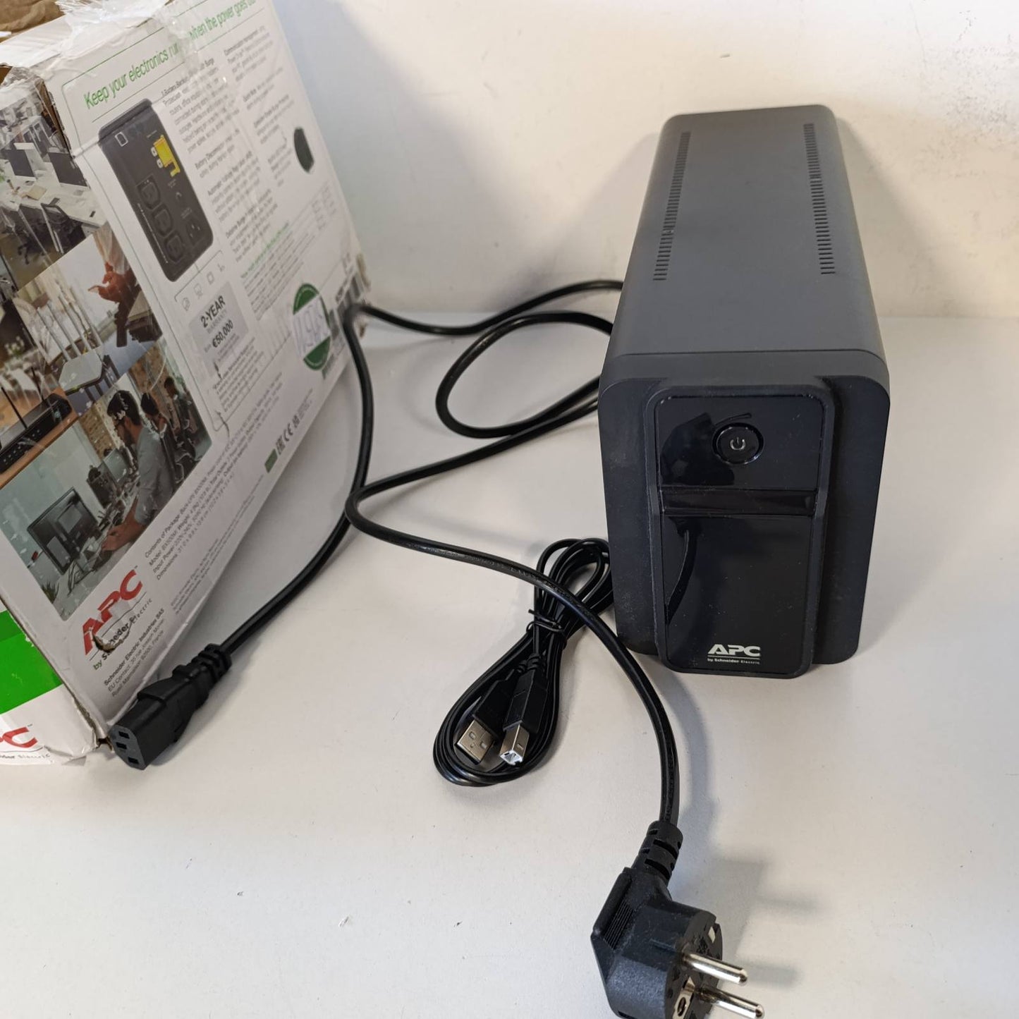 319511 - APC BACK-UPS 500VA – BX500MI, Mbrojtje nga Rryma e Temperaturës dhe Rezervimi i Baterisë, UPS me AVR, Mbrojtje e të Dhënave