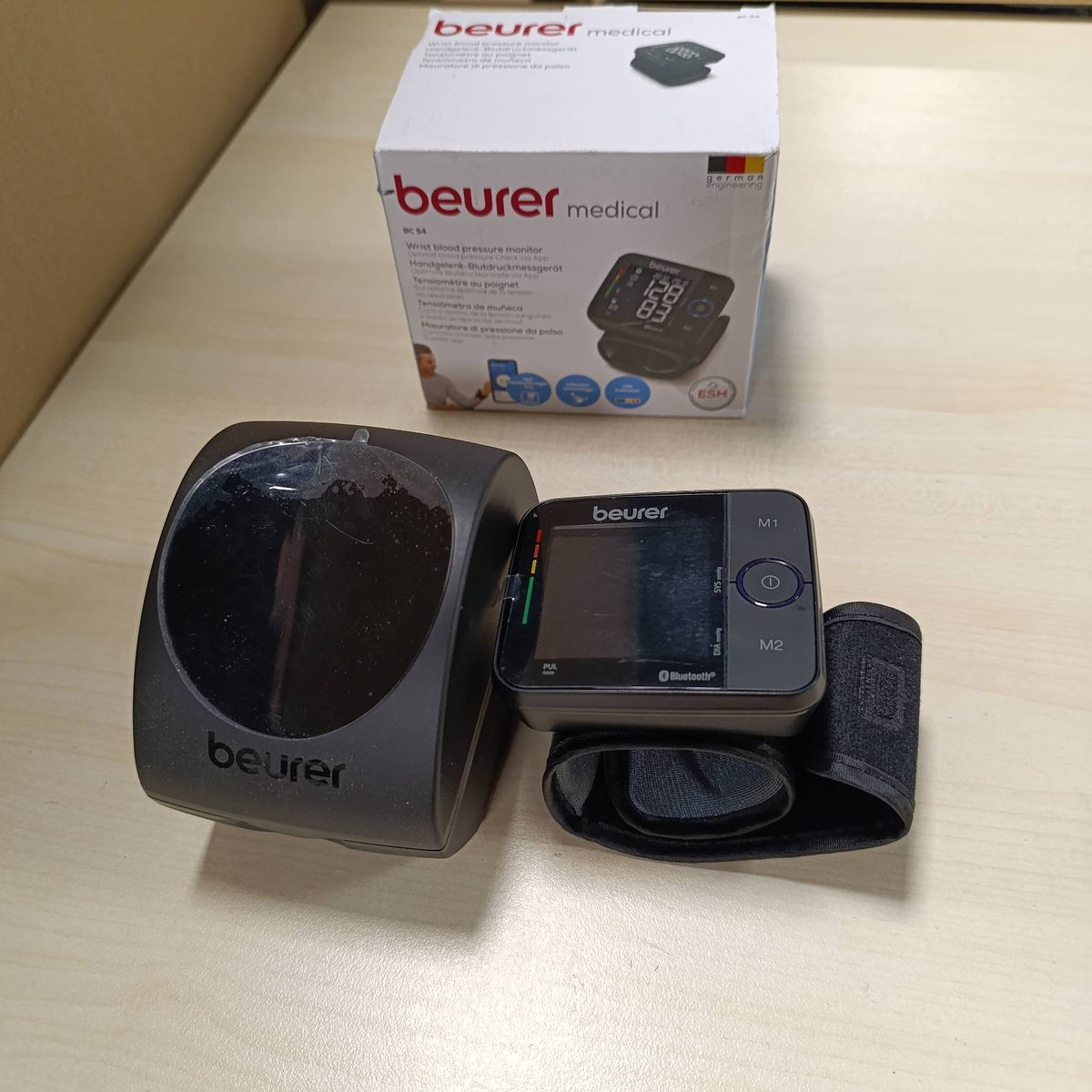 315725 - BEURER Monitor tensioni i gjakut BC 54 për kyçin e dorës, Teknologji fryrjeje, Tregues rreziku me ngjyra, Zbulim të aritmisë, Perimetër kyçi 13.5-21.5 cm, Aplikacion, Transferim të dhënash në Apple Health
