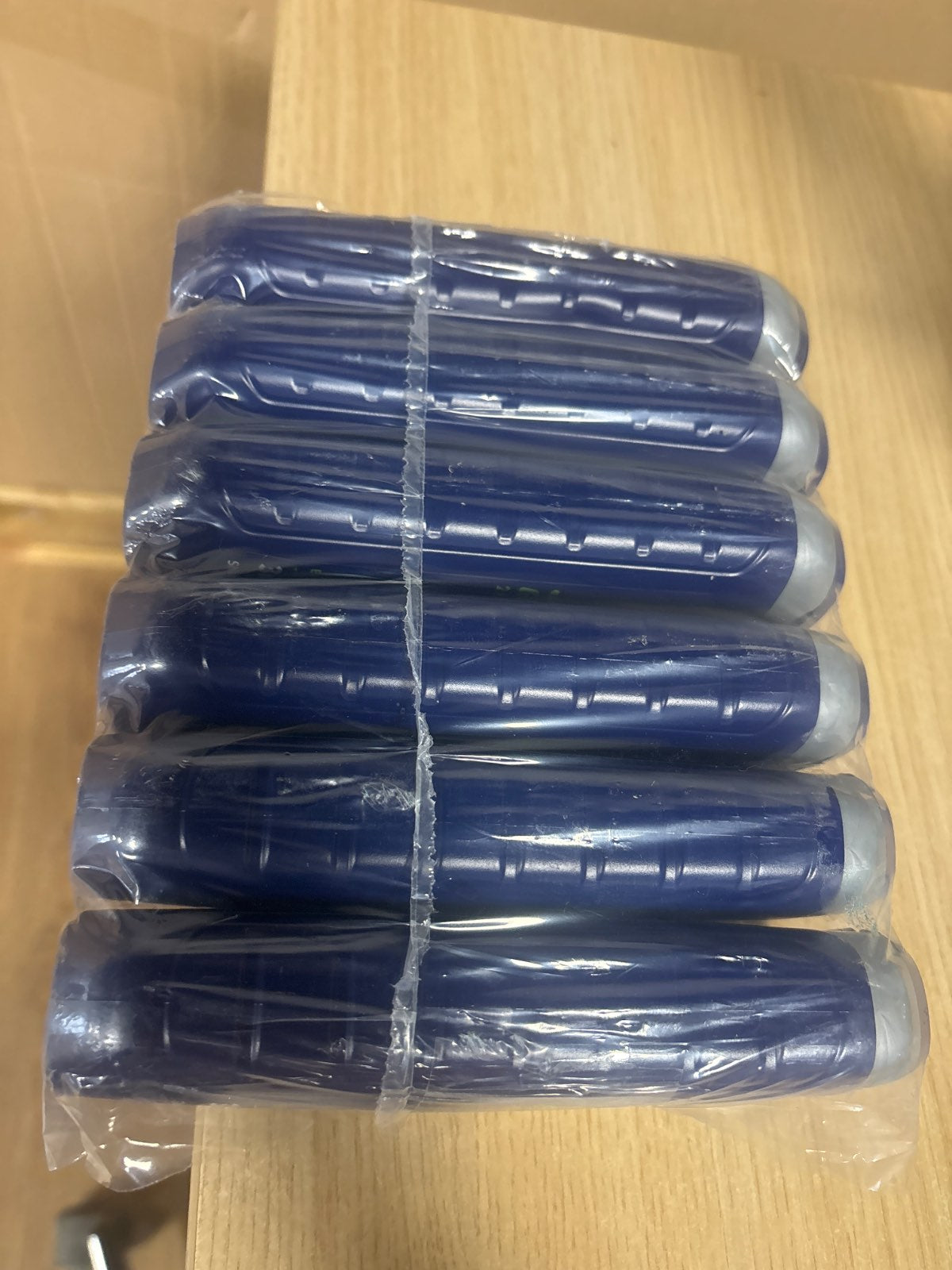 317509 - NIVEA MEN, Shampo dushi Energy, 6 x 250 ml, Xhel dushi rigjallërues për trupin, fytyrën dhe flokët, me ekstrakt menteje