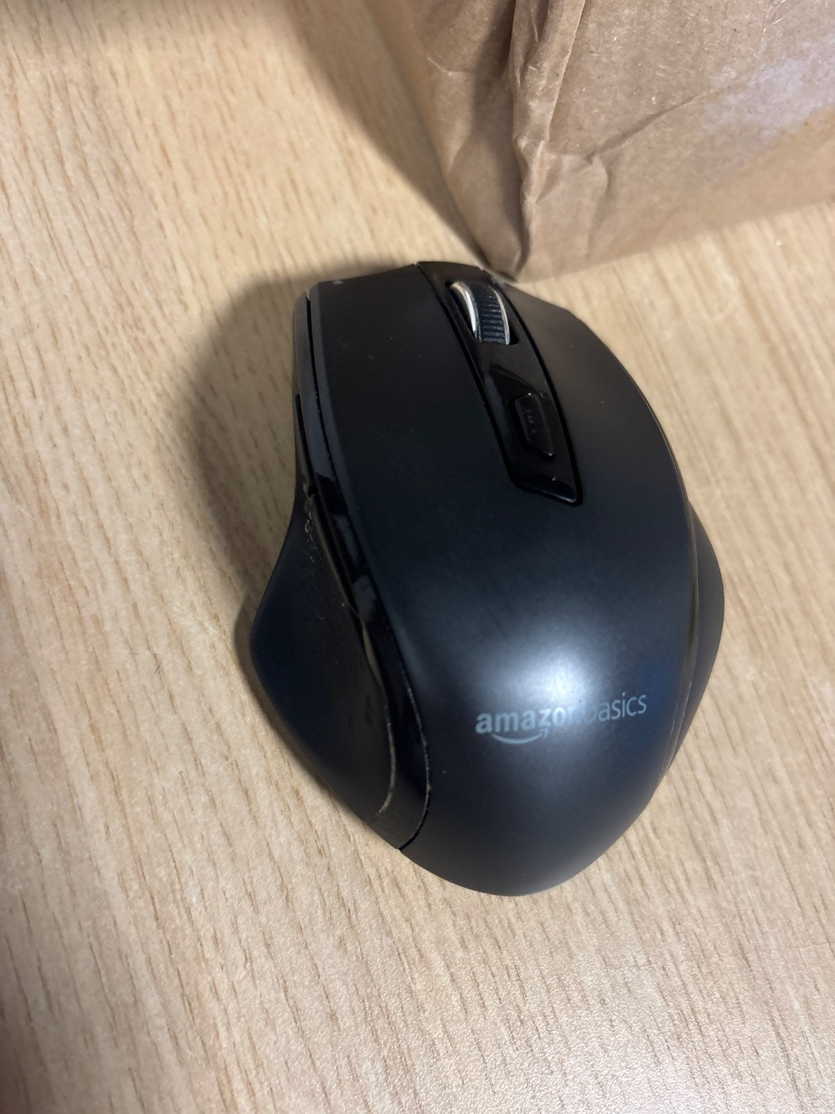 296263 - AMAZON BASICS - Maus USB pa tel ergonomik - DPI i rregullueshëm - i zi