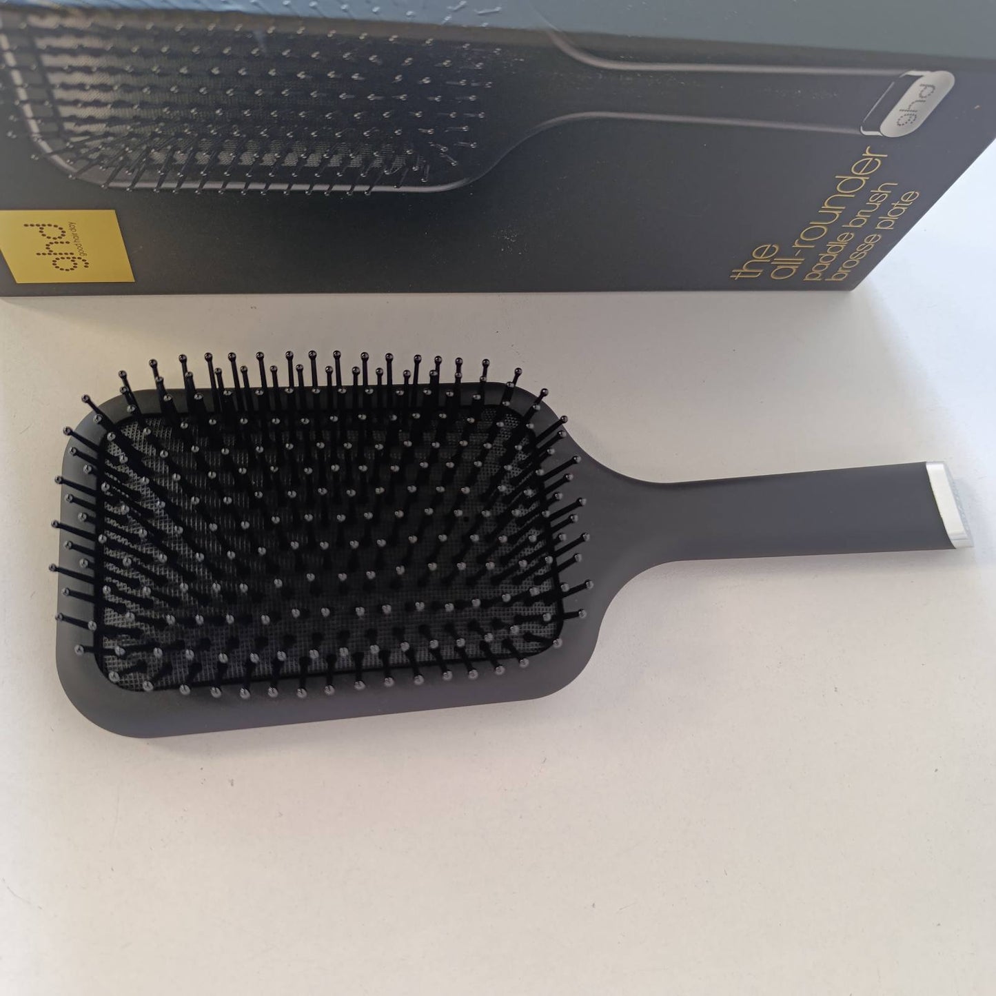 321410 - GHD FURÇA UNIVERSALE ME PETË: FURÇË ME PETË PËR ZBËRTHIMIN DHE KUNDËR KACURRELAVE