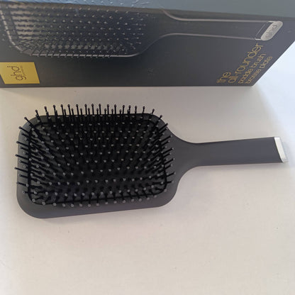 321410 - GHD FURÇA UNIVERSALE ME PETË: FURÇË ME PETË PËR ZBËRTHIMIN DHE KUNDËR KACURRELAVE