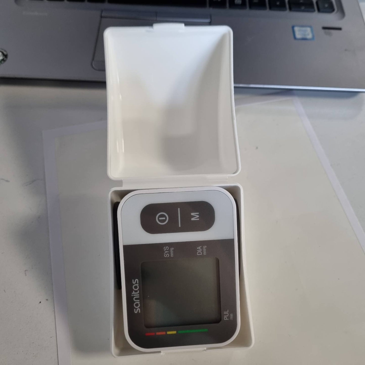 317307 - SANITAS Monitor Tensioni i Gjakut SBC 15 për Kyçin e Dorës - Matje Automatike e Tensionit dhe Pulsit