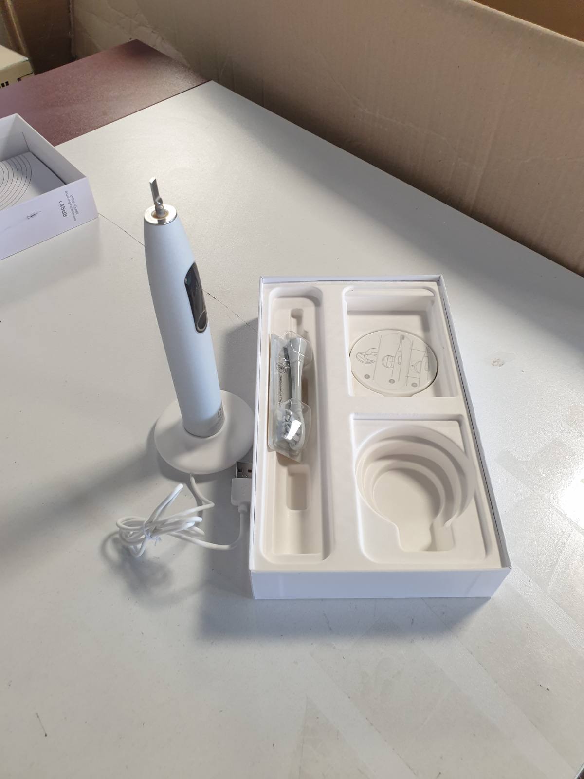 315440 - rçë dhëmbësh elektrike X Pro Elite, Ekran inteligjent me prekje, Zhurmë e ulët (45 dB), 4 mënyra, 32 nivele intensiteti, Jetëgjatësi baterie 3.5 ditë, me kohëmatës, sensor presioni, aplikacion, IPX7, Gri
