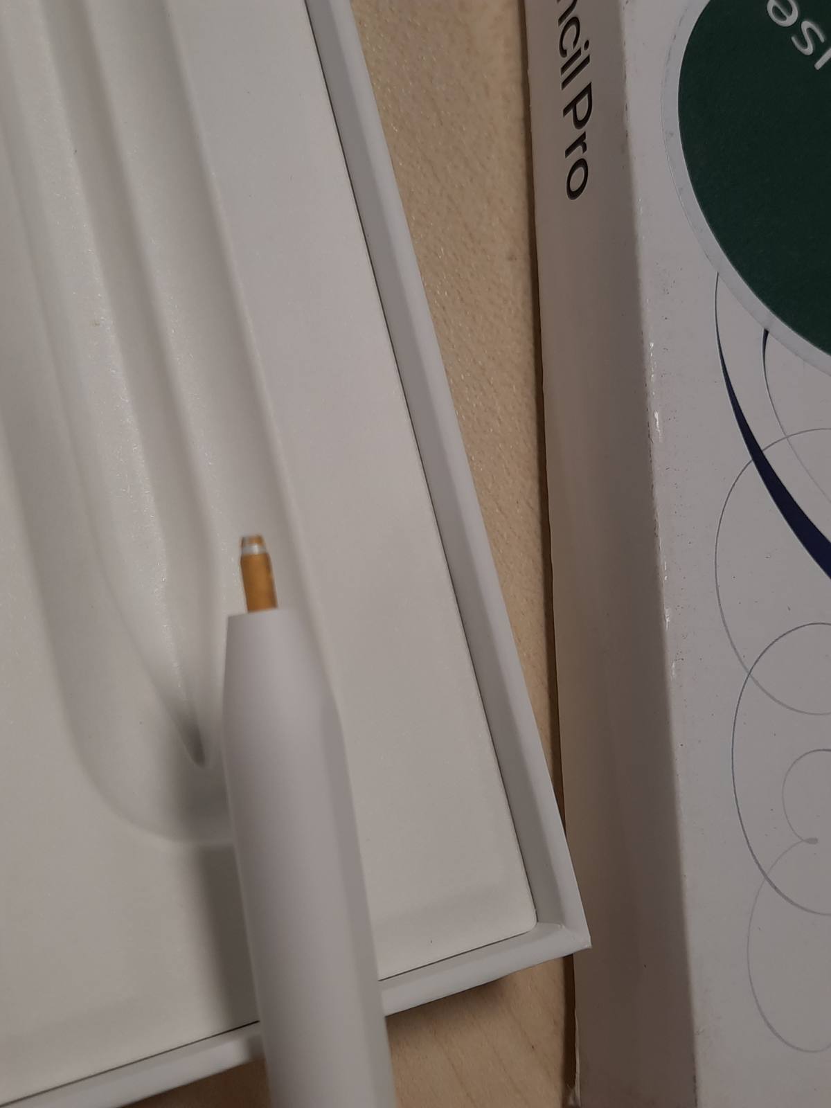 276097 - APPLE Pencil Pro - Mjete të përparuara, precizion perfekt në piksel, ndjeshmëri ndaj presionit dhe pjerrësisë, vonesa më e ulët në treg.
