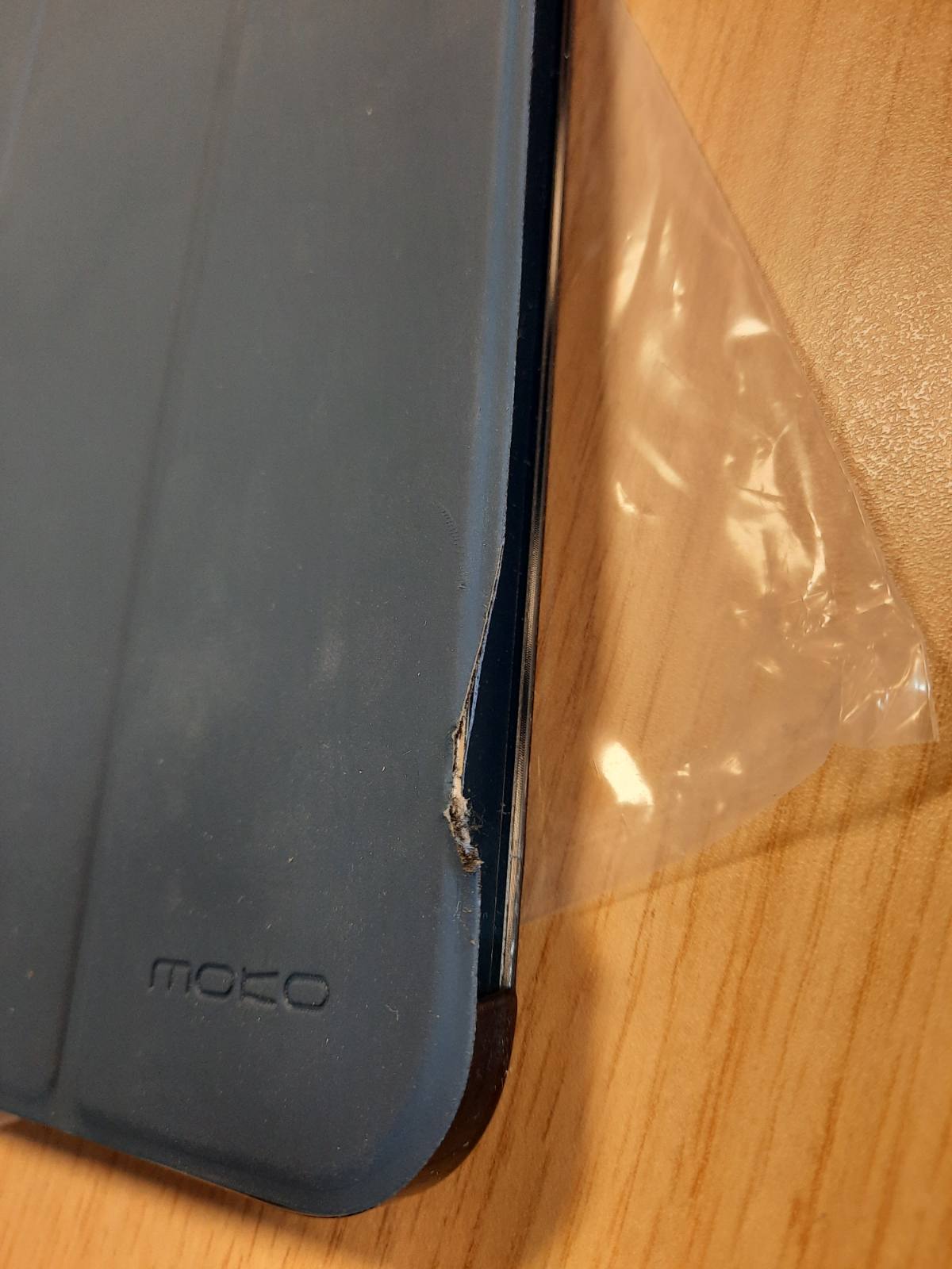 300105 - MoKo Mbrojtëse për iPad (A16) Gjenerata e 11-të 11 inç 2025, iPad Gjenerata e 10-të 10.9 inç 2022, mbrojtëse me mbështetëse të hollë me mbrojtëse të fortë PC me mbrojtëse transparente, mbështet Touch ID, blu marine