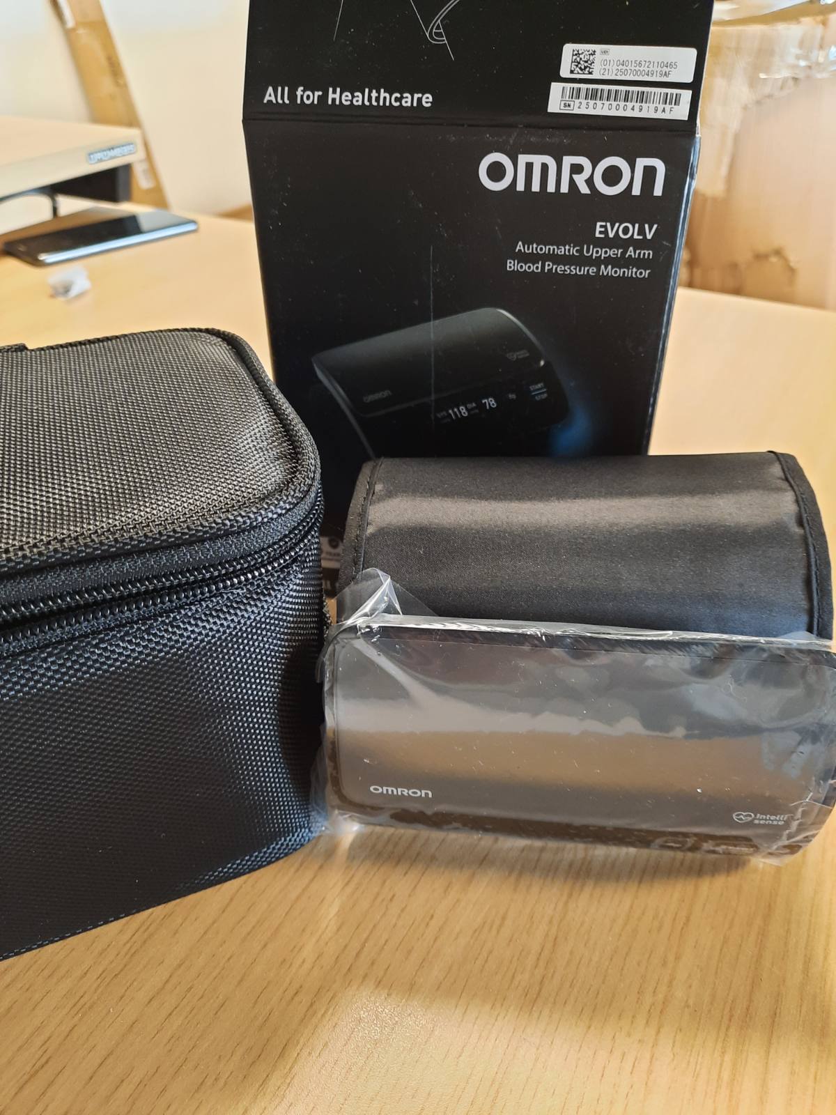302735 - OMRON Monitor automatik i tensionit të gjakut EVOLV, pa tel, i validuar klinikisht, për gratë shtatzëna, me aplikacion shëndetësor falas
