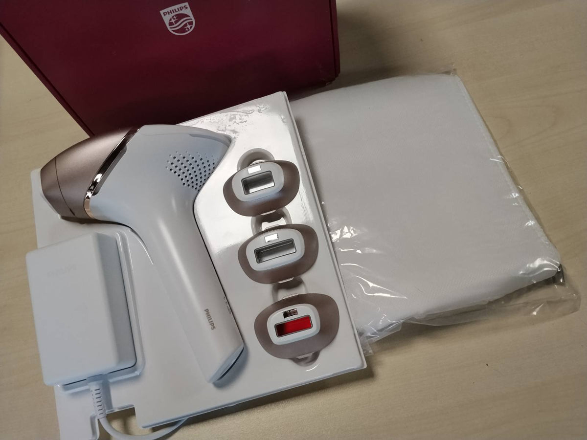 302682 - PHILIPS Lumea Series 8000, Pajisje për Heqjen e Qimeve me Dritë të Pulsuar Intense (IPL), Teknologji SenseIQ, 4 Shtojca për Trupin, Fytyrën, Vijën e Bikinis dhe Sqetullat, Modeli BRI948/00