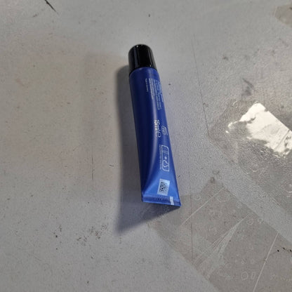303658 - L'ORÉAL MEN EXPERT Krem për sytë kundër rrudhave, 15 ml, me acid hialuronik, për lëkurë të lodhur dhe të zbehtë