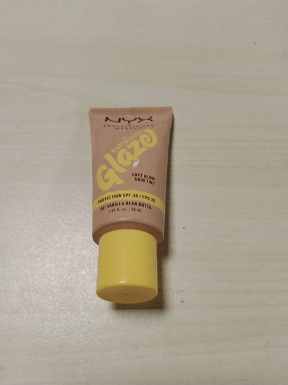301166 - NYX - FONDATINË PROFESIONALE PËR MAKIJAZH PËR TË GJITHA LLOJTE E LËKURËS, ME GJALPË SHEA, GJALPË MANGO DHE NIACINAMIDE, SPF 30, NUANCA: 02 VANILLA BEAN BUTTA