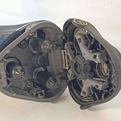 292260 - PHILIPS Rrojtore elektrike Seria 3000 - Rrojtore elektrike për burra me flokë të lagur dhe të thatë me teknologji SkinProtect, prerëse që hapet, mbështetëse karikimi, çantë udhëtimi, e zezë, modeli S3342/13