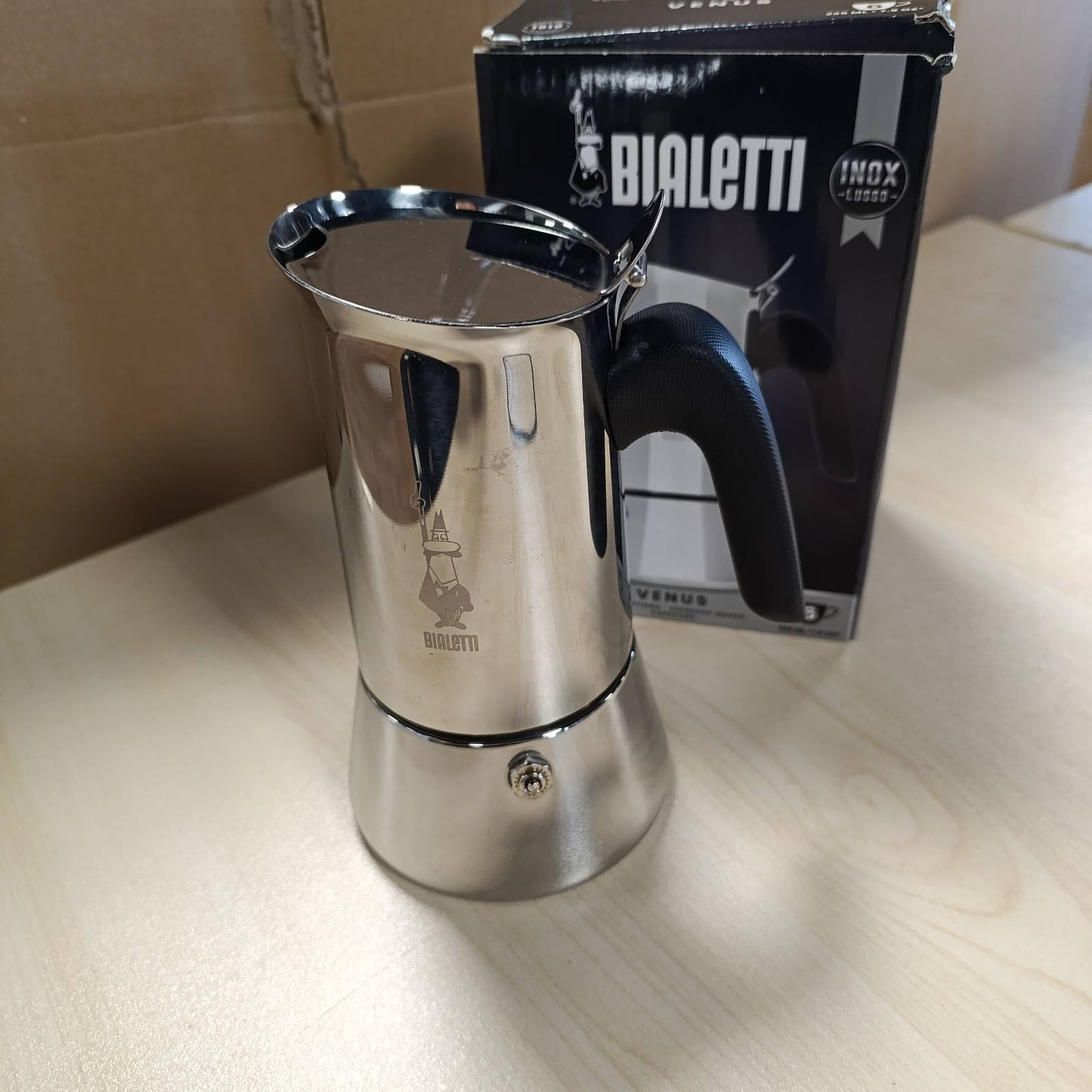 208964 - BIALETTI - Venus Induction i Ri, Makinë Kafeje për Espresso prej Çeliku Inox, e Përshtatshme për të Gjitha Sipërfaqet e Soba, Kapaciteti 6 Gota, Alumini, 235ml, Argjendë