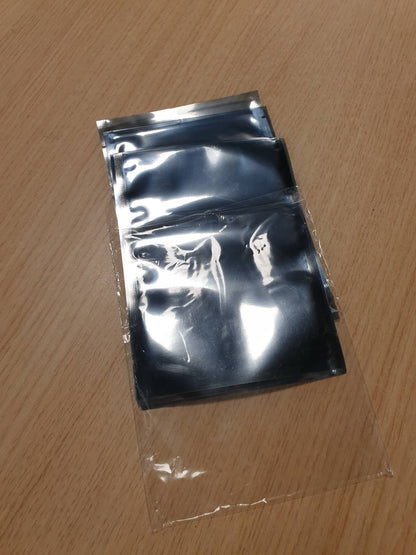 295417 - QESE MBROJTËSE ANTISTATIKE KESCOM, 10 COPË, 110 x 150 mm, ideale për disqe të forta laptopësh ose SSD 2.5" (6.35 cm), ideale për qarqe elektronike të vogla