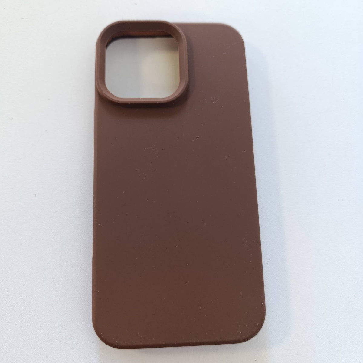 300168 - KWOBILE Mbulesë për iPhone 16 Pro Max - Mbrojtëse e pasme prej silikoni TPU për telefonat inteligjentë - Mbrojtëse me gomë - Çokollatë e errët