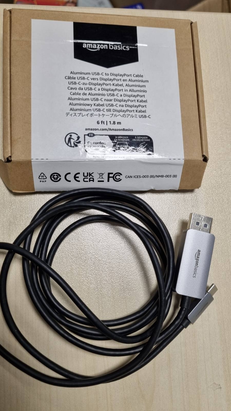 296228 - KABLO USB-C NË DISPLAYPORT AMAZON BASICS, ALUMINI, 1.8 M, E ZEZË