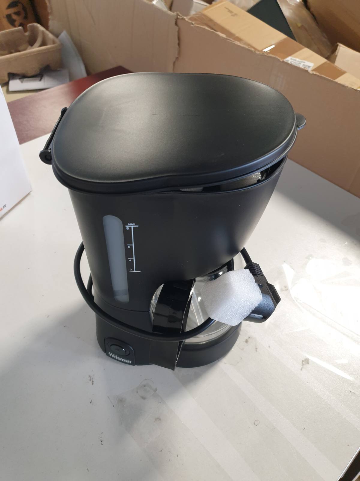 162748 - TRISTAR Makinë Kafeje 600W me Kapacitet 6 Filxhanësh, Funksion Mbajtjeje të Ngrohtë, dhe Fikje Automatike, në Karakterin e Filterit të Përhershëm dhe Sistemit Kundër Pikave, Kompakte, e Portueshme dhe e Lehtë për T'u Pastruar