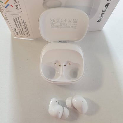 299933 - XIAOMI Redmi Buds 6 Play - Kufje Bluetooth, Drajverë 10 mm, Jetëgjatësi baterie deri në 7.5 orë + 36 orë, IPX4, E bardhë