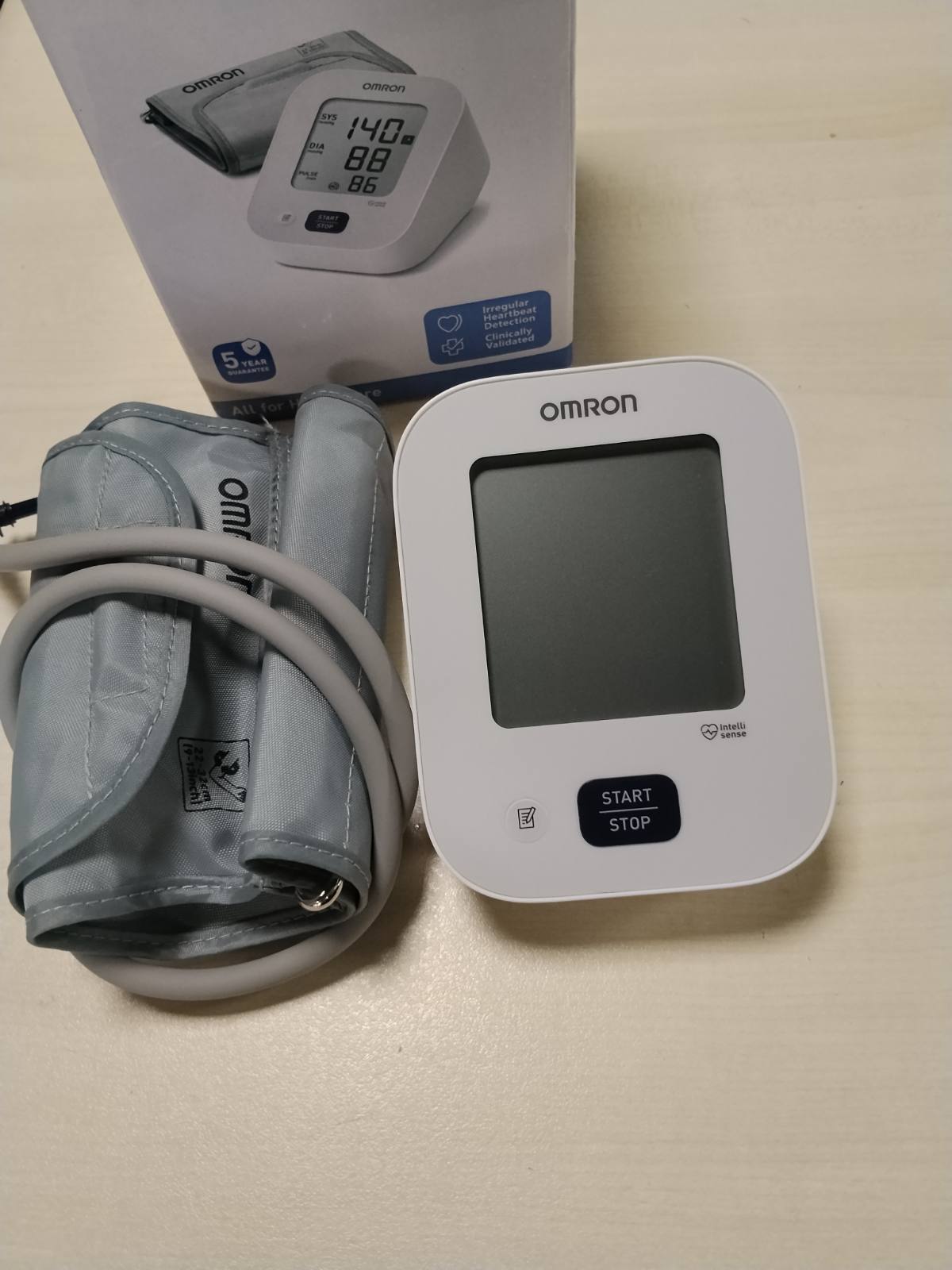306063 - OMRON Monitor dixhital i presionit të gjakut për krahun e sipërm, 22-32 cm