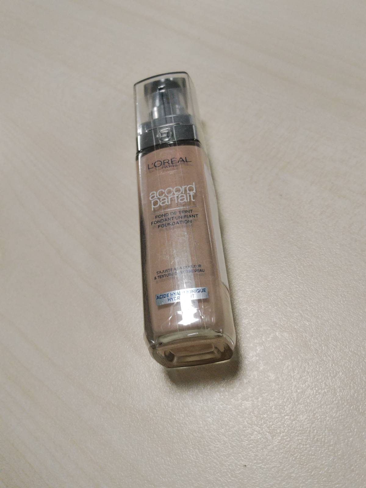 306698 - L'ORÉAL PARIS Fondatinë e Lëngshme, Hidratim 24 orësh, Formulë me Acid Hialuronik, Nuanca: Rozë bezhë (3.R), 30 ml