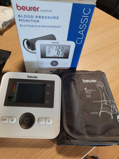 303199 - BEURER Monitor tensioni i gjakut BM 27 për krahun e sipërm, manshetë 22-42 cm, kontroll përshtatshmërie, validuar klinikisht, tregues rreziku, zbulim aritmie, transferim të dhënave në Apple Health