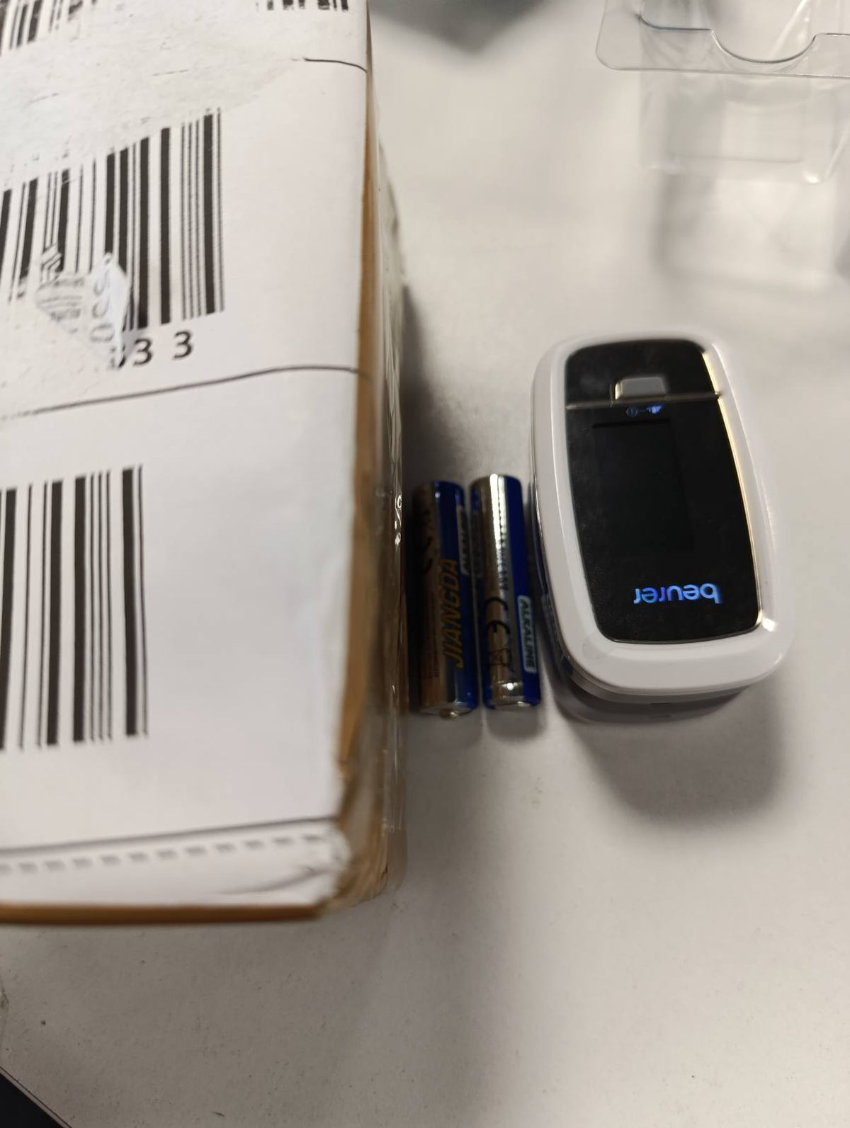 306301 - BEURER Oksimetër Pulsi PO 30, mat ngopjen e oksigjenit (SpO₂) dhe rrahjet e zemrës, 6.1 x 3.6 x 3.2 cm, i bardhë