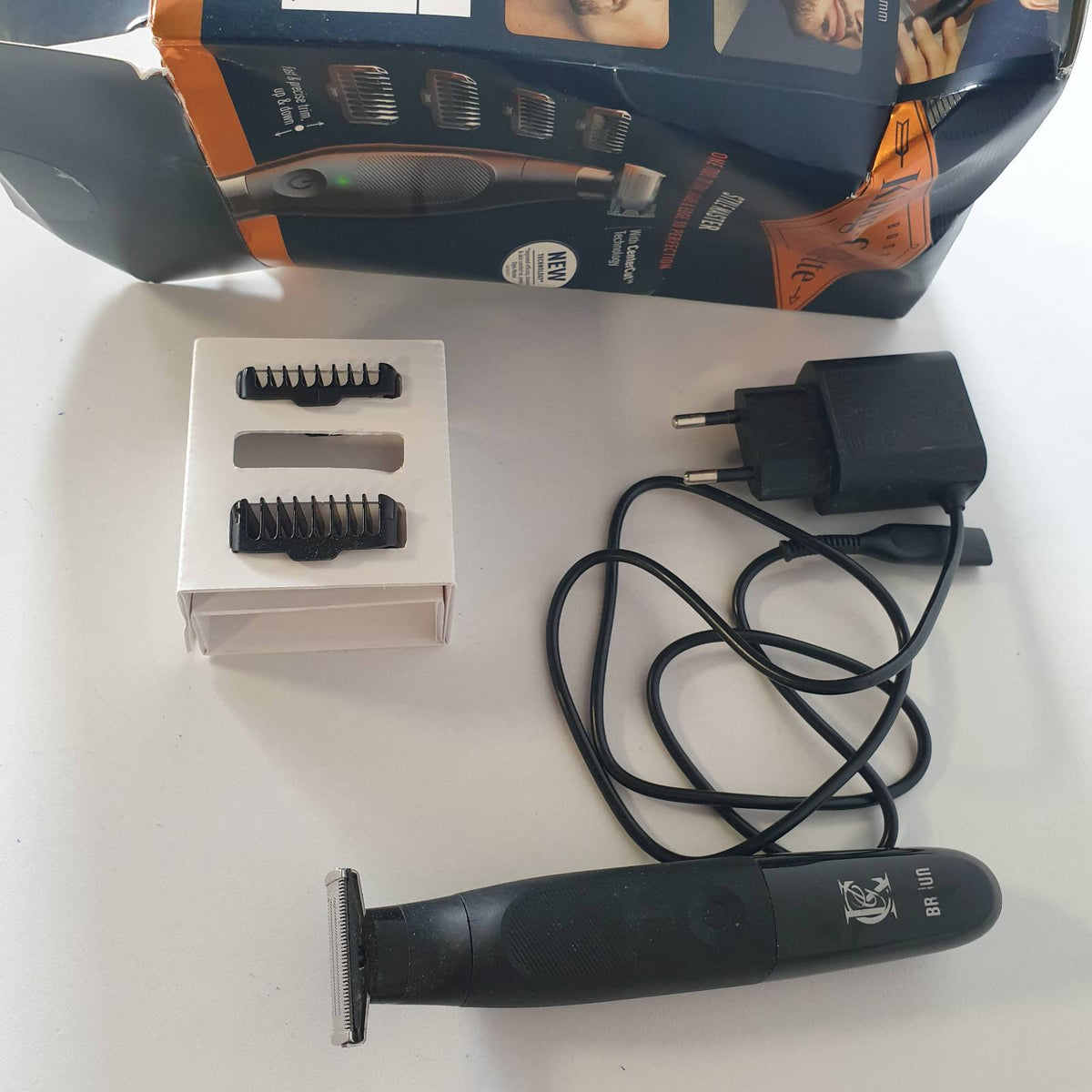 305722 - KING C. GILLETTE Brisku elektrik Style Master, Teknologji CenterCut, teh i mprehtë 6-mujor, 4 krehëra shkurtues të ndërrueshëm, makinë shkurtuese e ujitshme për burra