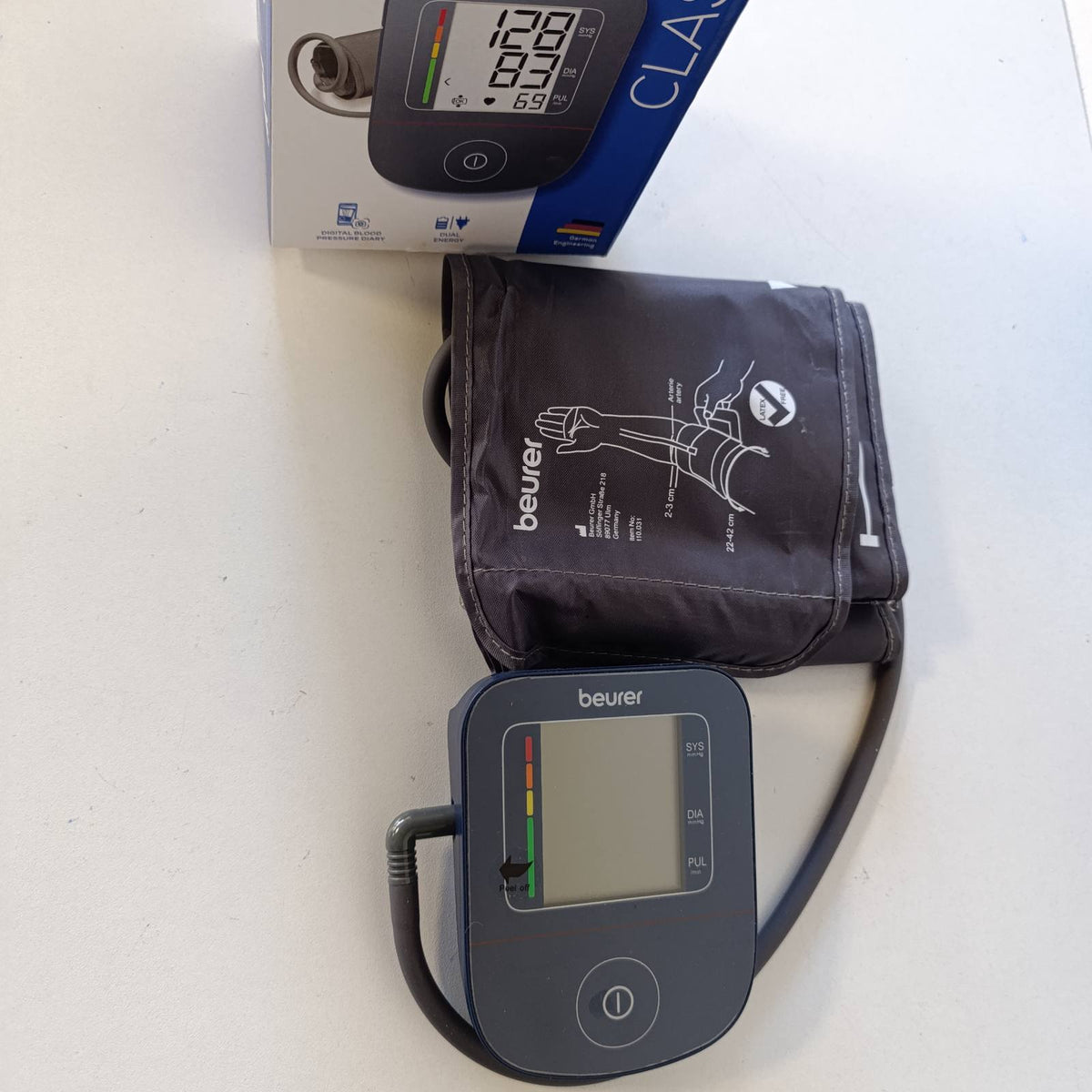 298256 - BEURER Monitor tensioni i gjakut BM 25, për krahun e sipërm, funksionim me një buton, matje e saktë, zbulim i aritmisë, port USB-C, manshetë, transferim të dhënash në Apple Health, ngjyrë blu