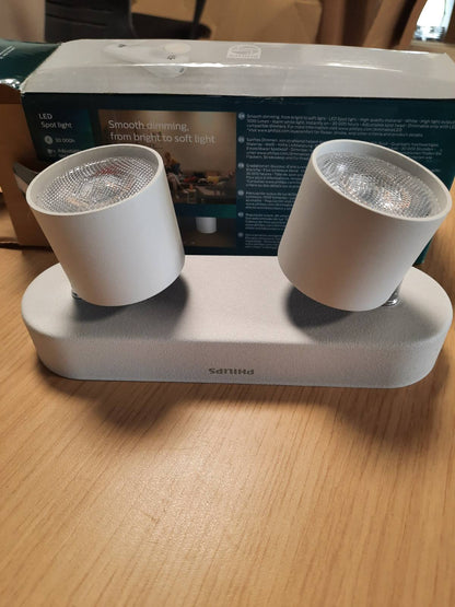 183819 - PHILIPS myLiving Star, Pako me 2 Drita LED me Fuqi 11.5W, Drita Tavani të Errësueshme me Ndriçim të Bardhë të Ngrohtë dhe Dy Koka Dritash Rrotulluese, E Bardhë