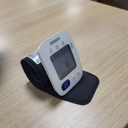 296770 - OMRON Monitor i presionit të gjakut RS4, Test Winner Stiftung Warentest 11/2023