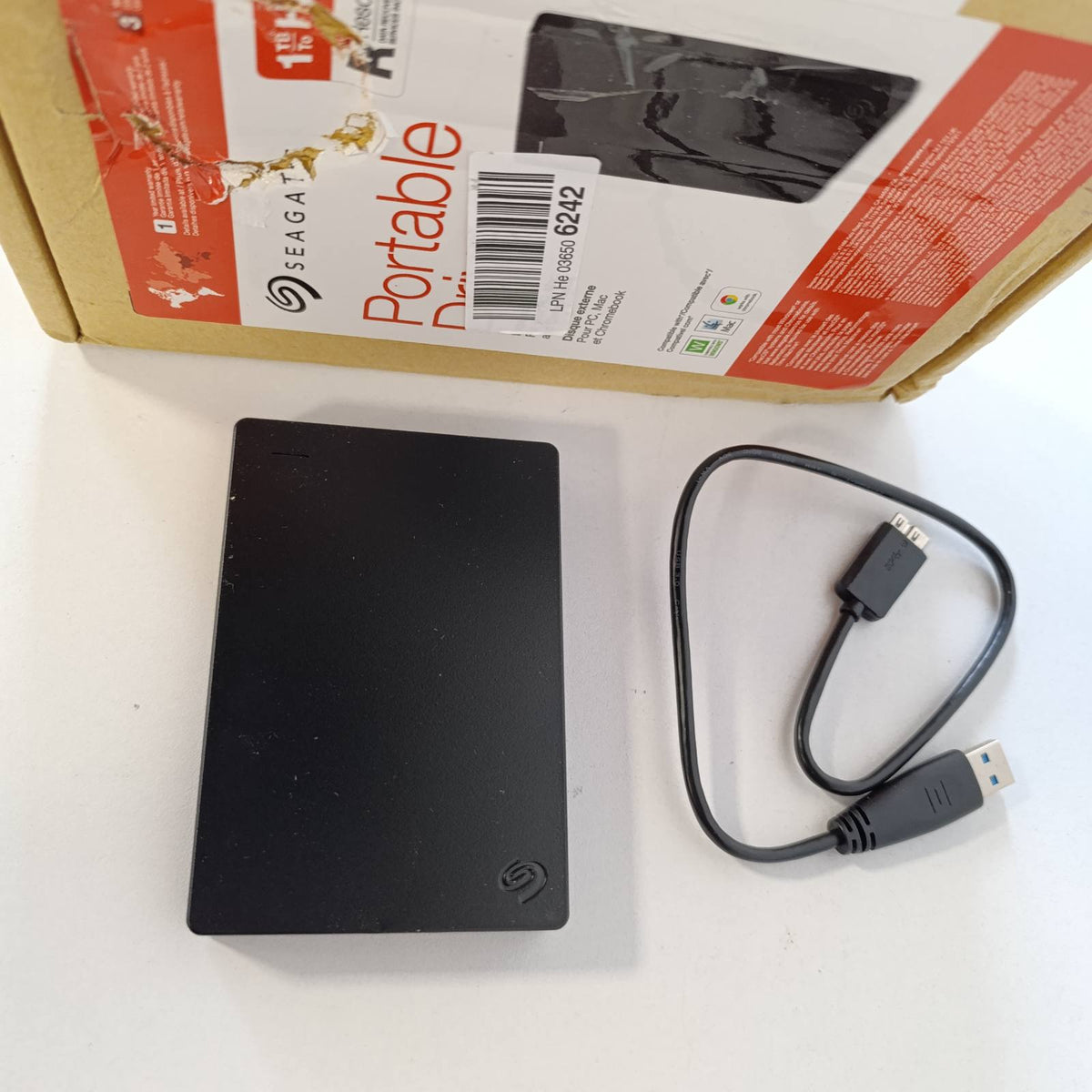295097 - SEAGATE Disk i jashtëm i ngurtë portativ 1TB, USB 3.0 për Mac, PC, Shërbime Shpëtimi (STGX1000400)