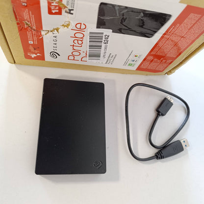 295097 - SEAGATE Disk i jashtëm i ngurtë portativ 1TB, USB 3.0 për Mac, PC, Shërbime Shpëtimi (STGX1000400)