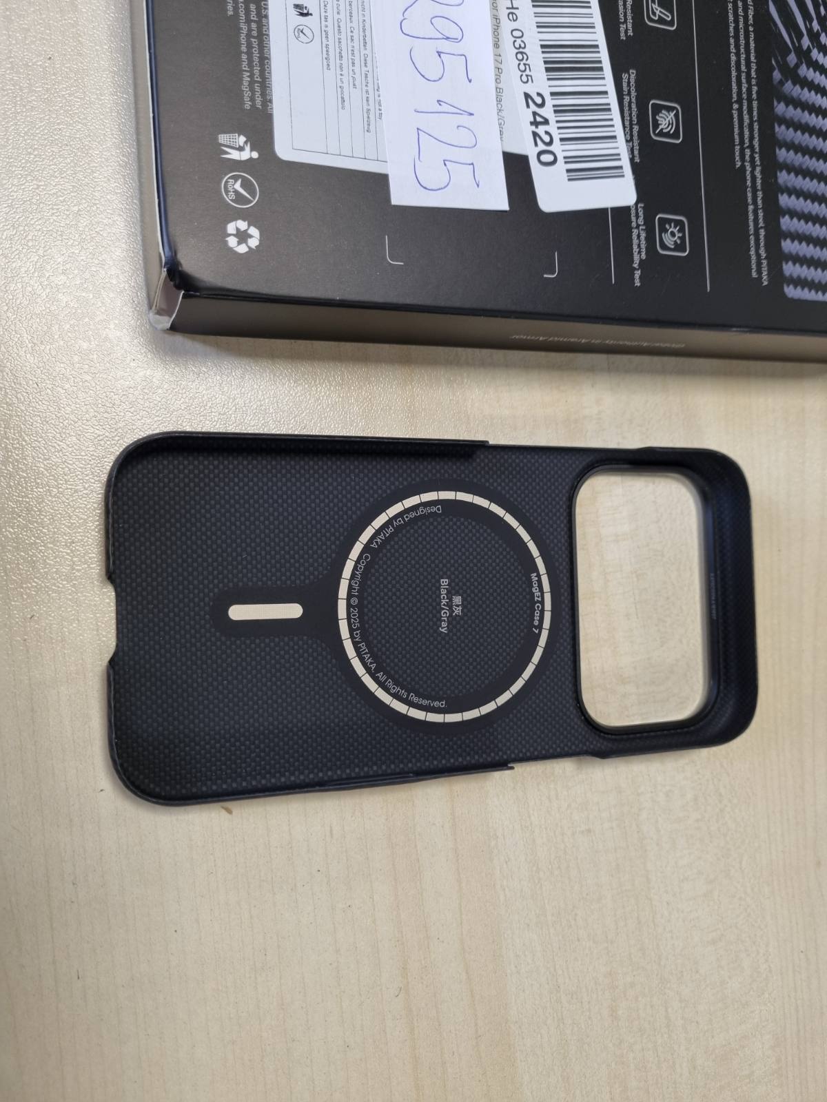 295125 - Mbështjellës magnetik pitaka për iPhone 17 Pro, fibër aramidi e gradës së avionit me butonin e kamerës PitaTap, i pajtueshëm me Magsafe, i hollë dhe i lehtë [Ultra i hollë] i zi/gri