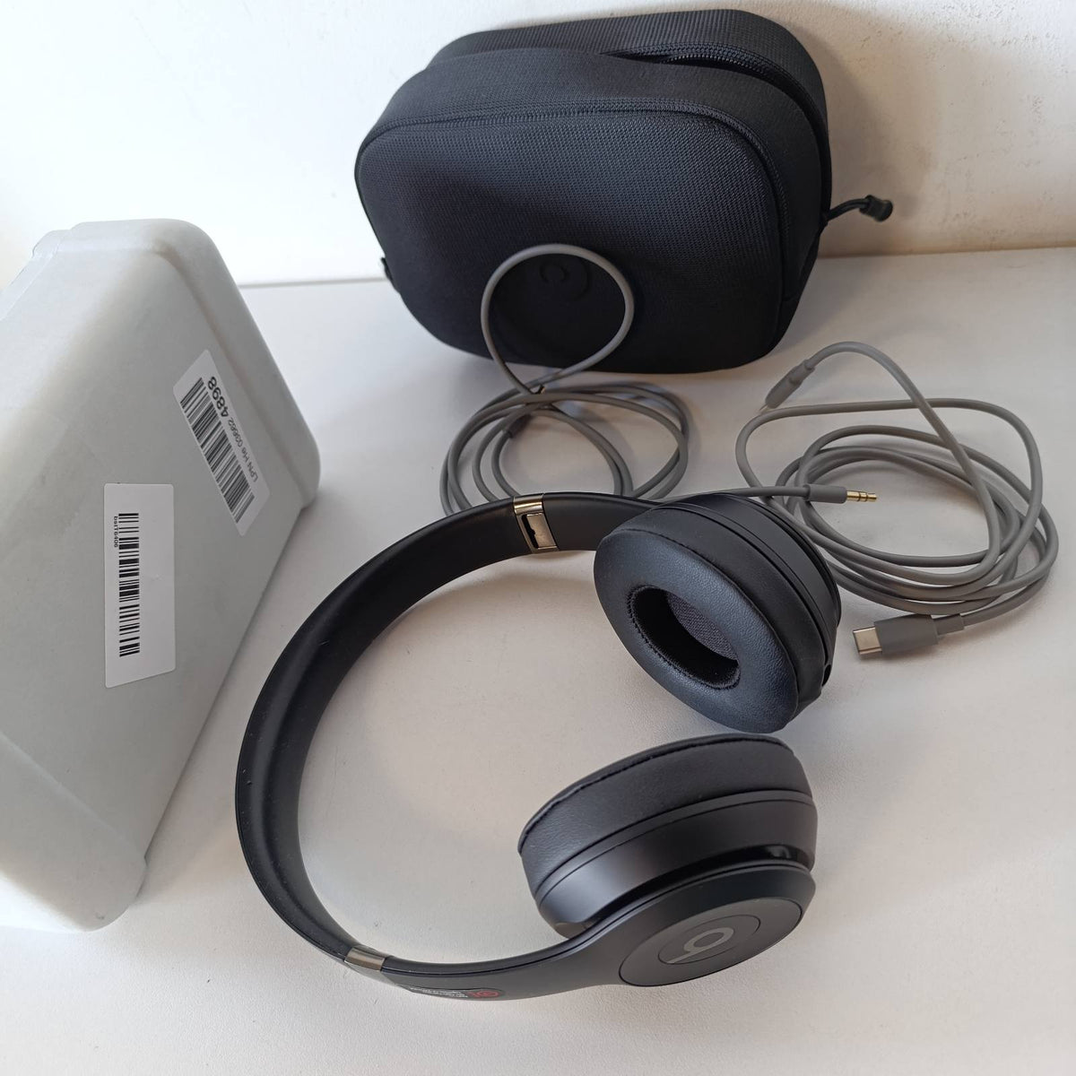 295473 - BEATS Kufje Solo 4 pa tel Bluetooth në vesh, 50 orë jetëgjatësi baterie – E zezë mat