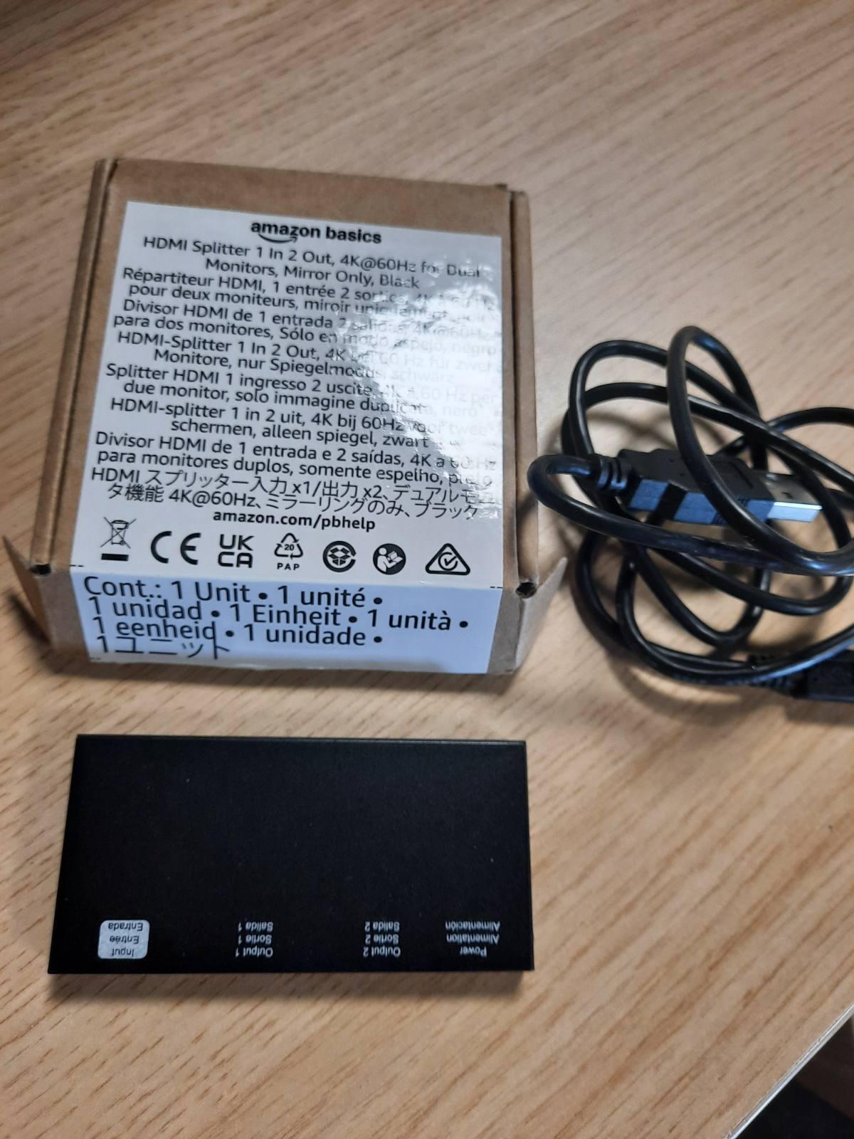 299828 - NDARËS HDMI AMAZON BASICS, 1 HYRJE / 2 DALJE, 4K NË 60 Hz PËR 2 MONITORË, E ZI