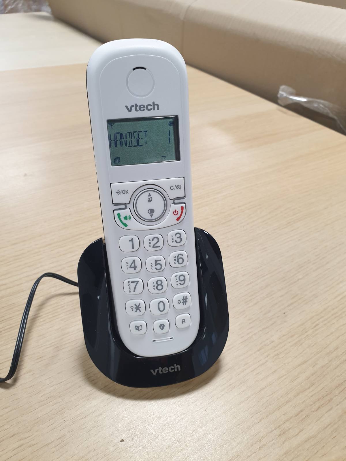 295280 - VTECH Telefon pa tel DECT CS1500, karikim të dyfishtë, bllokim thirrjesh, identifikim thirrësi, altoparlant pa duar, ekran me ndriçim, tastierë