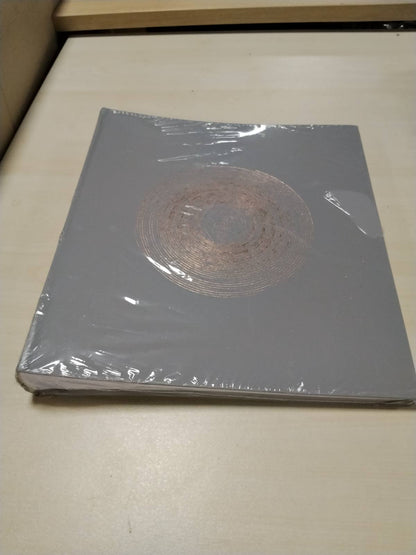295868 - EXACOMPTA Album fotografik ELLIPSE, 300 foto, 60 faqe bosh, format 29 x 32 cm, kopertinë lëkure gri me stampim elipsi ngjyrë rozë ari