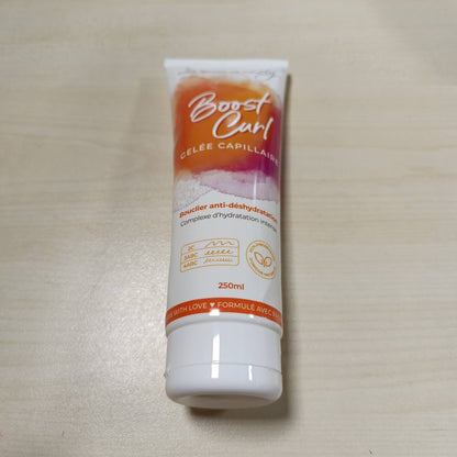 317580 - LES SECRETS DE LOLY – Boost Curl – Xhel stilimi për hidratim dhe përkufizim të kaçurrelave – 250 ml