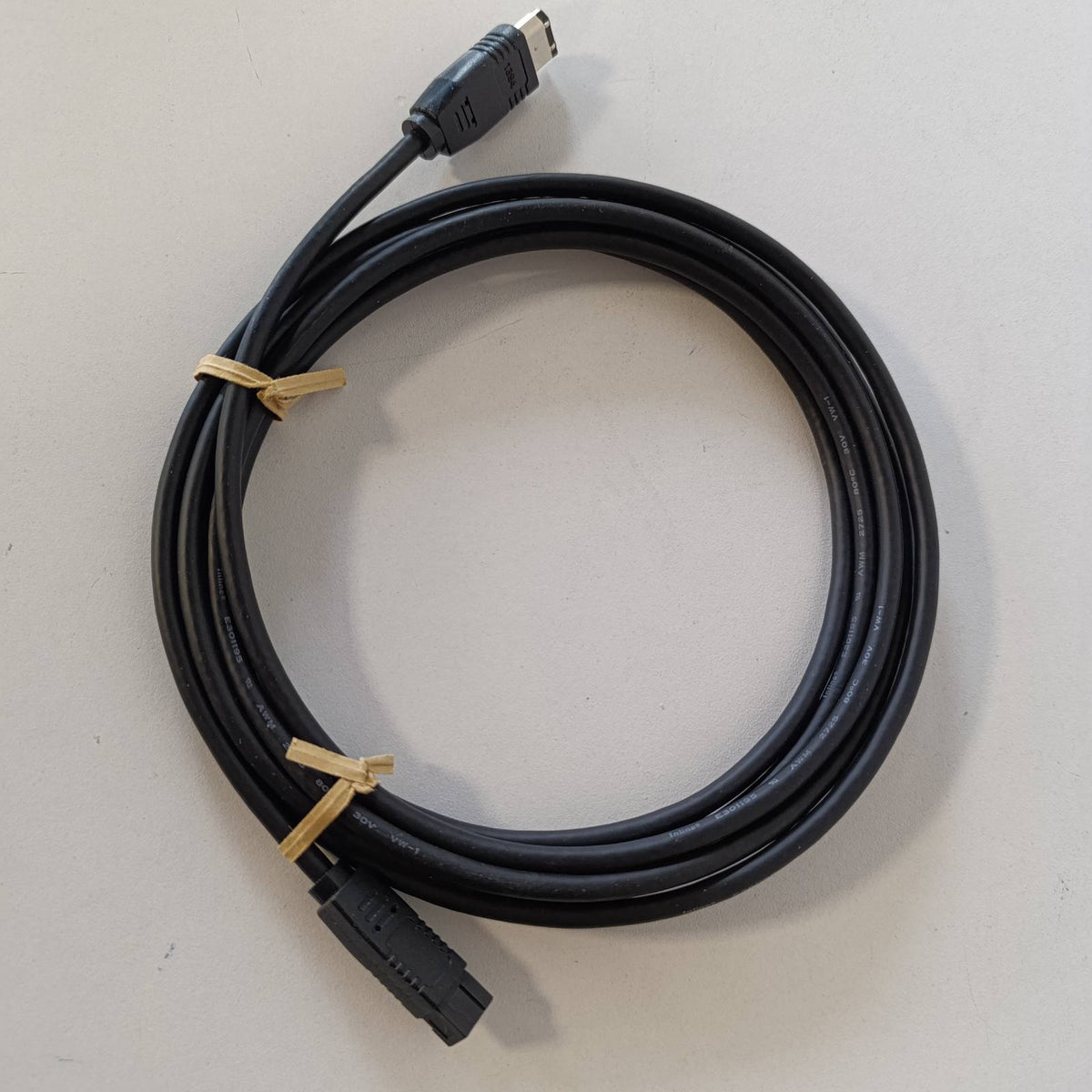 295356 - INLINE Kabllo FireWire 36903, IEEE1394 mashkull 6 kunja në mashkull 9 kunja, i zi, 3m