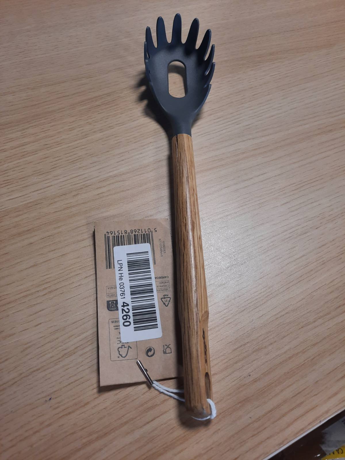 162908 - ZyLISS - Lugë për Spageti, Material Dorezë Lisi dhe Kokë PBT Resistentë ndaj Nxehtësisë, Me Vrima Kullimi, Pajisur me Cilësimin Anti-Gërvishtje, 30 cm, Përshtatshme vetëm për Larje me Dorë