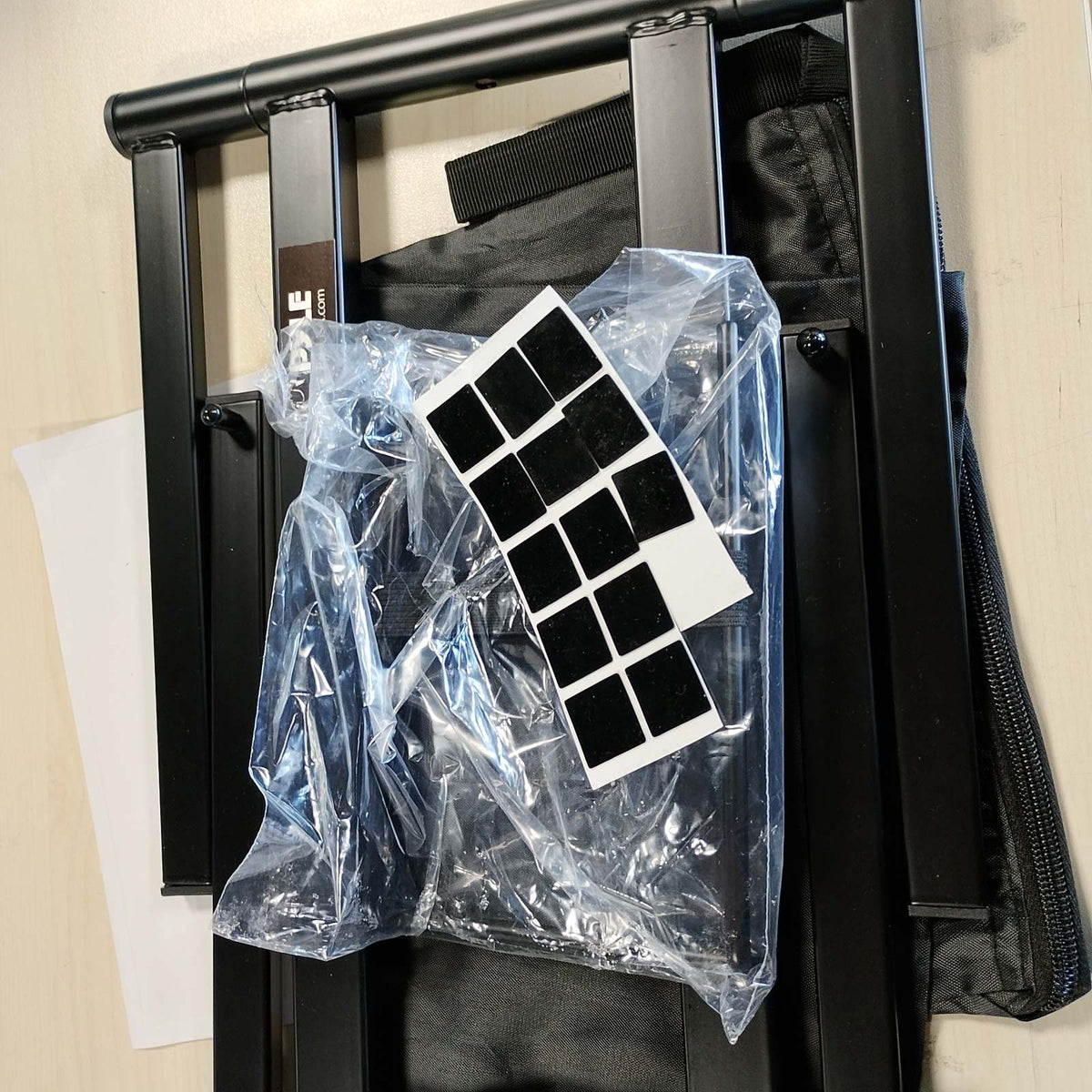 299516 - PYLES Mbajtëse për Laptop, Tavolinë qëndrimi me lartësi të rregullueshme, tabaka të palosshme, aksesorë për iPad dhe stacion pune