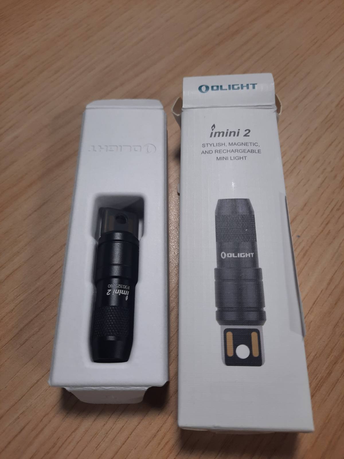 214321 - OLIGHT Mini LED USB e rikarikueshme me bazë magnetike, 50LM, 19.5g, IPX6, e zezë