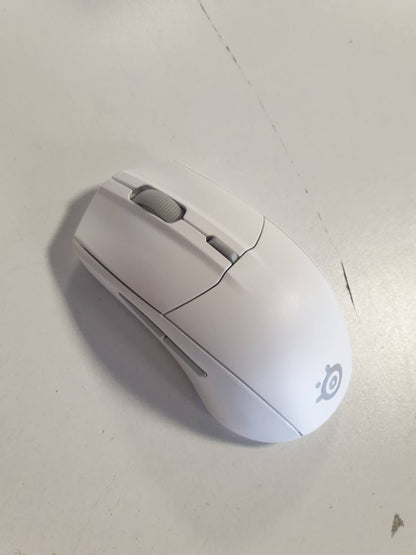 295153 - STEELSERIES Maus për lojëra SteelSeries Rival 3 pa tel, gjenerata 2 – 2.4 GHz dhe Bluetooth – 18,000 DPI Sensor optik TrueMove Air – 60 milionë klikime të garantuara – Ultra i lehtë – Këmbë PTFE – E bardhë