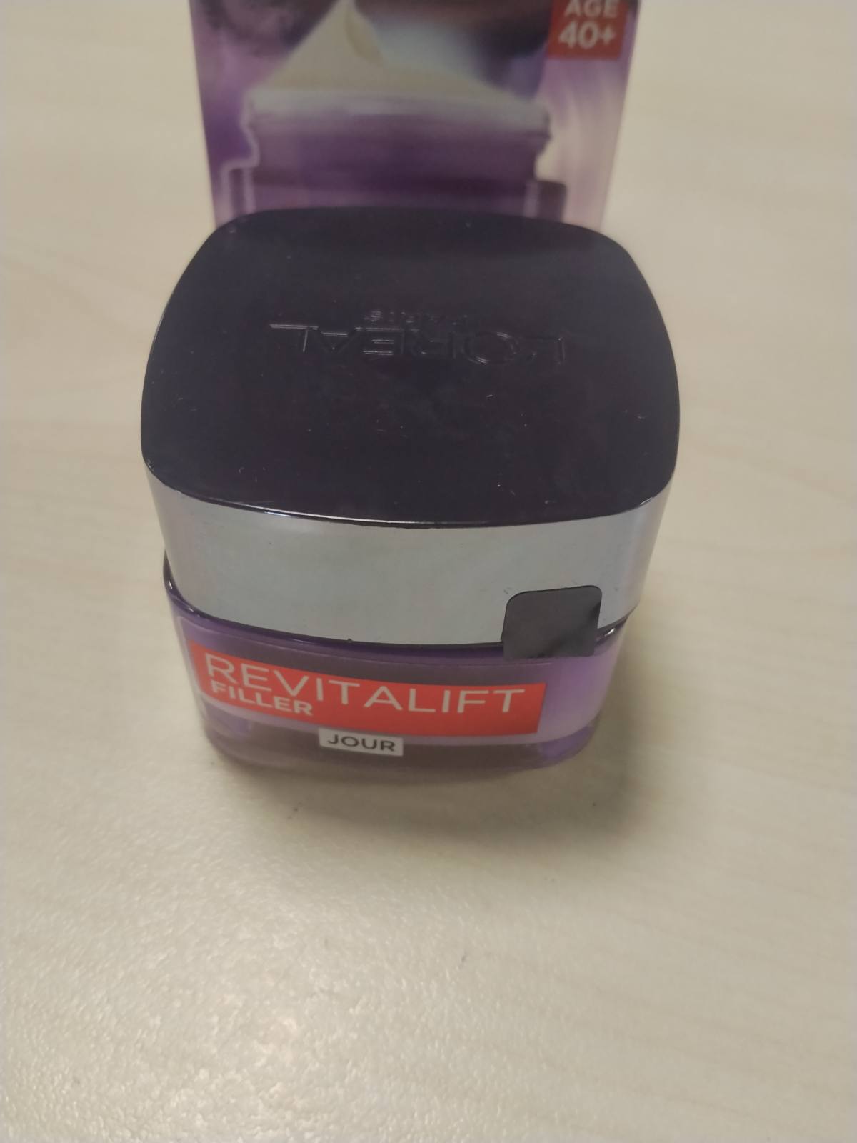 306391 - L'ORÉAL PARIS Kujdes Anti-Aging Revolumizues, Krem Ditor Anti-Rrudha dhe Vëllim, 50 ml, I Pasuruar me Acid Hialuronik